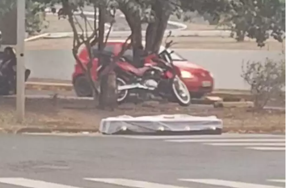 Imagem de compartilhamento para o artigo Caixão cai de carro funerário e assusta motoristas em Mato Grosso do Sul da MS Todo dia